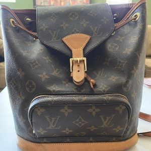 Authentic LOUIS VUITTON Montsouris backpack‼️